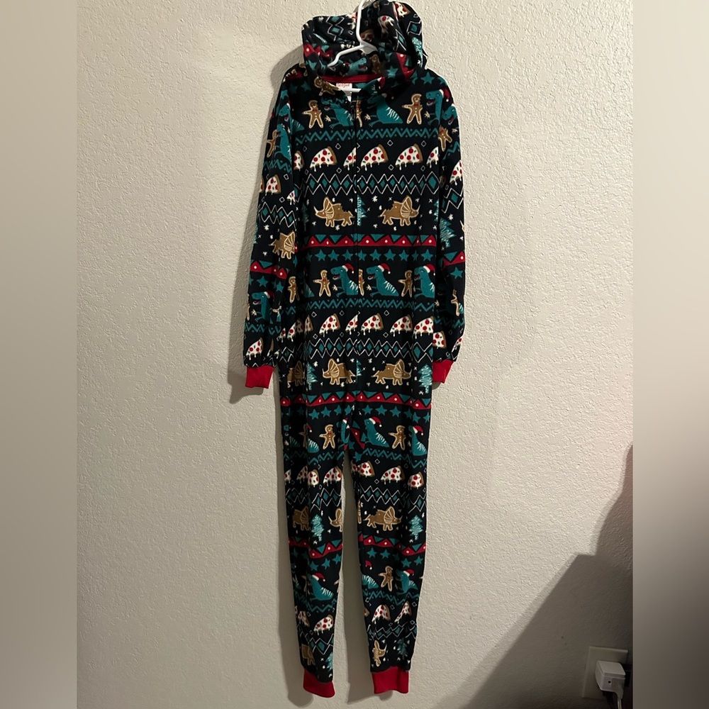 Cat & Jack Onesie Pajamas- size M (8)